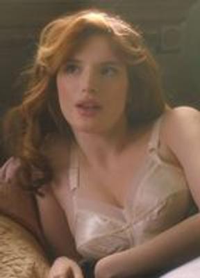 Bella Thorne Bikini Lesbian 218859