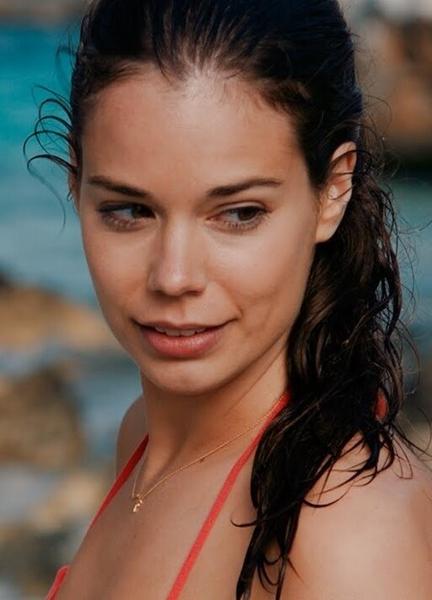 Laia Costa Naked 220326