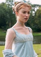 Phoebe Dynevor Breasts Butt 279638