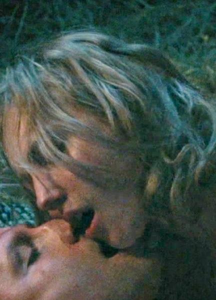 Elisa Schlott Nude Photos 292985