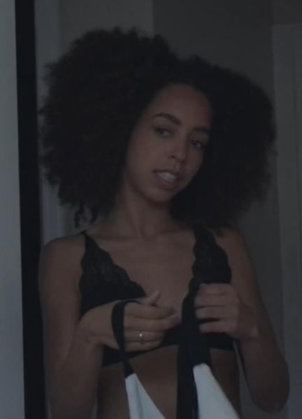 Hayley Law Nude 221928