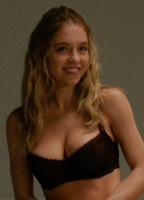 Sydney Sweeney Childhood Star Bikini Breasts 282768
