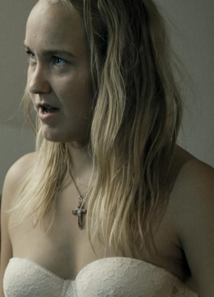 Jessica Dinnage Nude Photos 254445