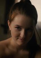 Kaitlyn Dever Bikini Lesbian 269889