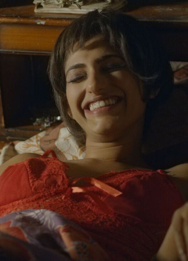 Kubra Sait Nude Photos 219273