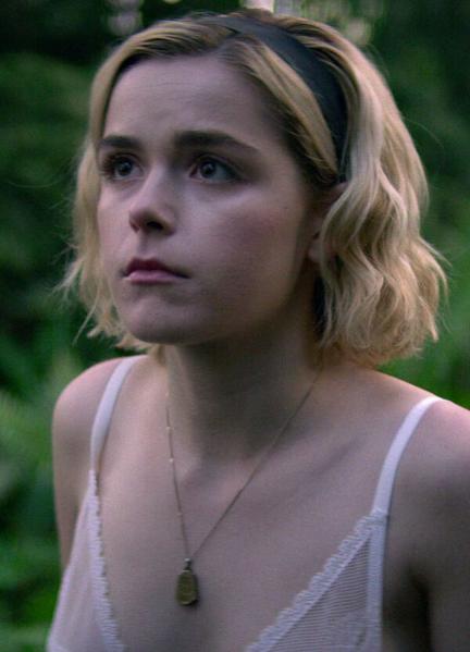 Kiernan Shipka Nude Photos 219285