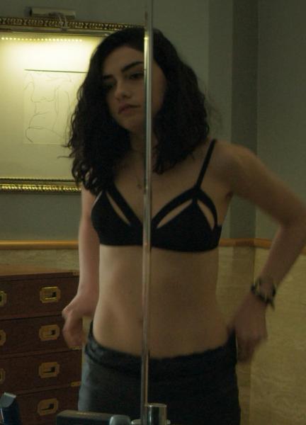 Hazar Ergüçlü Sexy Photos 221553