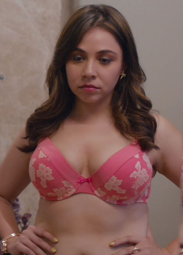 Sexiest Maanvi Gagroo Scenes 235035