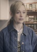 Victoria Pedretti Breasts Lesbian 278669