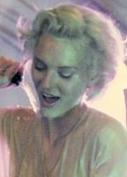 Elyse Saunders Sexy 280682