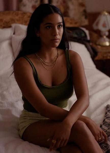 Sexiest Olivia Junkeer Scenes 281015