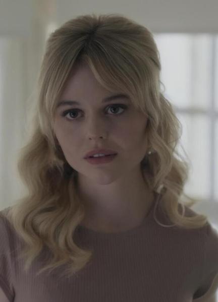 Sexy Emily Alyn Lind 282056