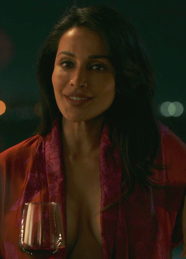Flora Saini Sexy Photos 286689