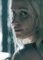 Emeline Lambert Sexy 290858