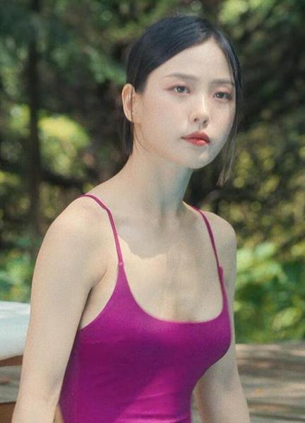 Sexiest Go Min-si Scenes 291059