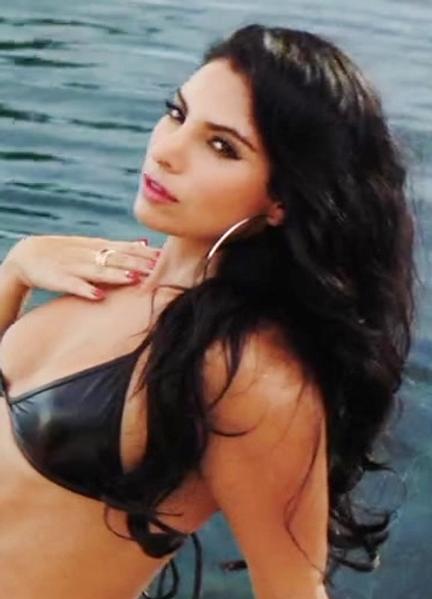 Constanza Palavecino Sexy Photos 291485