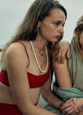 Lisa Delamar Bikini Lesbian 291931
