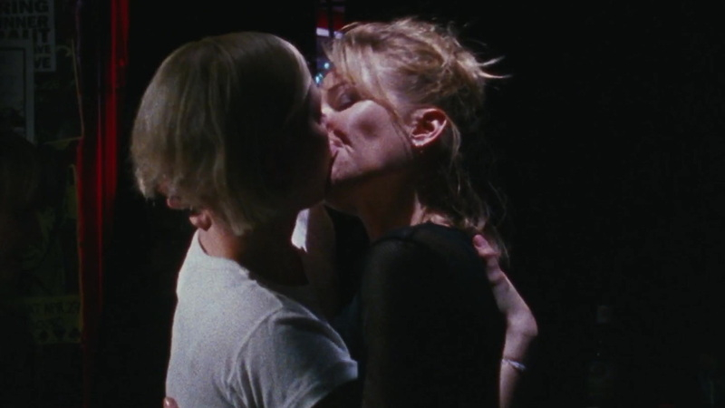 Chasing Amy's Sexiest Scenes with Joey Lauren Adams. Sexy, Lesbian, SFW, blonde. 615792
