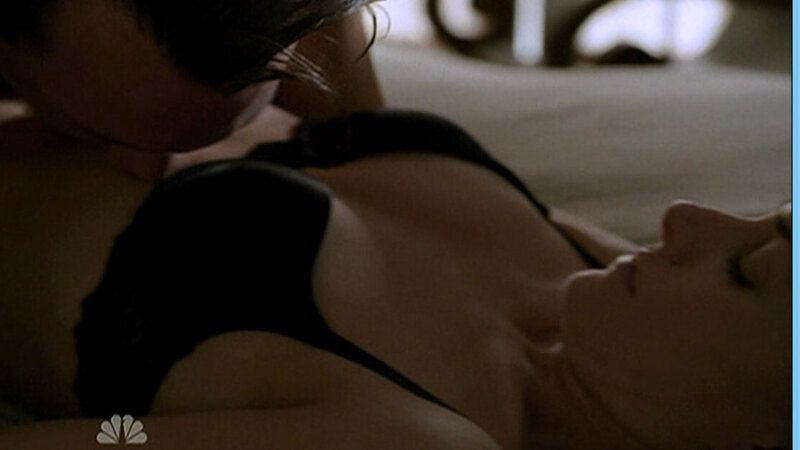 Hottest Mädchen Amick Scene in My Own Worst Enemy. Underwear, SFW, arched back. 666134