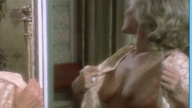 Marina Zenaro from Spogliamoci così senza pudor Naked. Breasts, blonde, in mirror. 533951