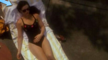 Sexiest Scenes of Darlene Davis from Brokedown Palace. Sexy, SFW, black swimsuit. 572885