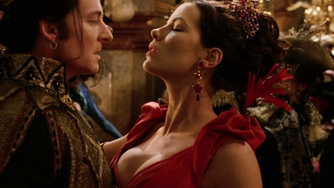 Sexiest Scenes of Anna Valerious from Van Helsing. Sexy, SFW, brunette. 737429