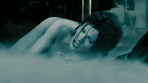 Kate Beckinsale in Underworld: Awakening (2012) Sexy Black Hair Crawling On Floor 710407