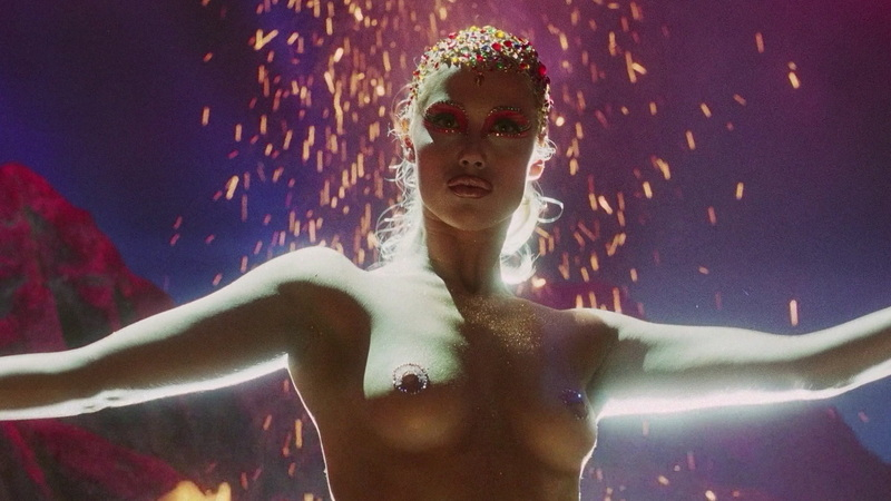 Nomi Malone from Showgirls Naked. Breasts, blonde, glitter on nipples. 685607