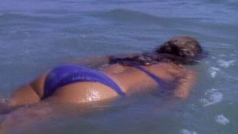 Sexiest Scenes of Courtney Bremmer from Baywatch. Bikini, SFW, blue bikini. 653039