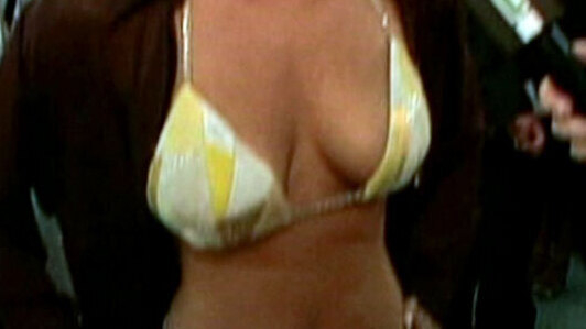 Hottest Halle Berry Scene in Sexiest Movie Stars. Sexy, SFW, cleavage. 664400