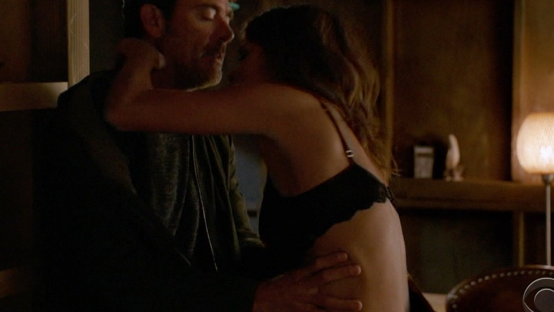 Hottest Halle Berry Scene in Extant. Underwear, SFW, back exposed. 769790