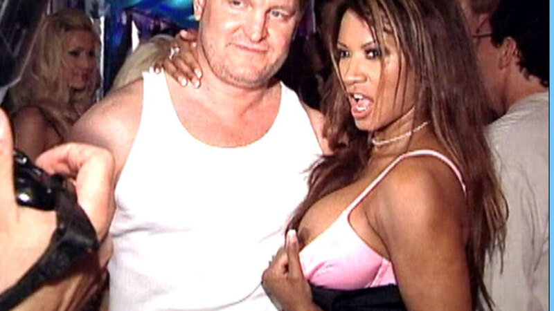 Traci Bingham Nude in The Girls Next Door. Breasts, breast out of bra, brunette. 664030