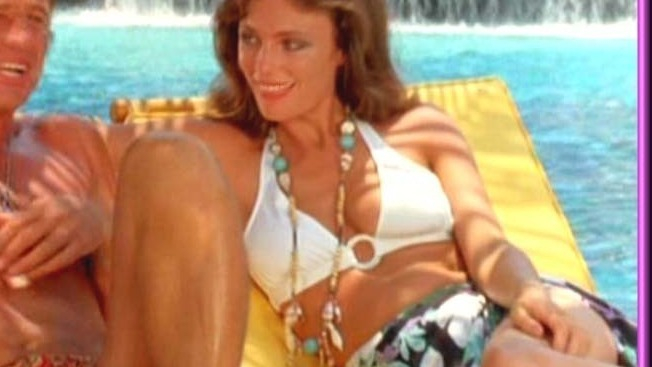 Sexiest Jacqueline Bisset Scene in Le magnifique. Bikini, SFW, brunette. 587785