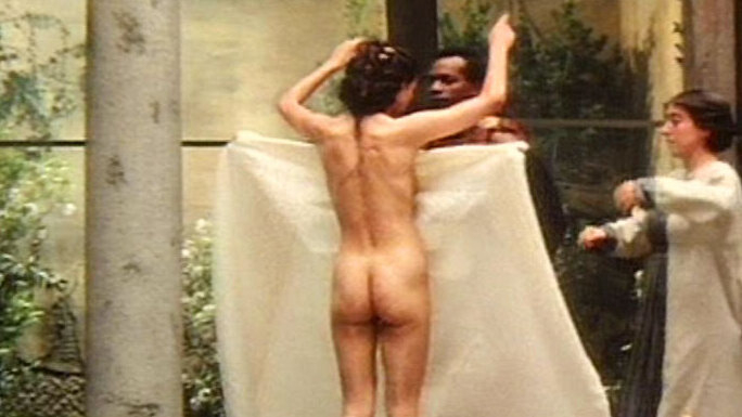Carole Bouquet Naked in Dagobert. Butt, back exposed, brunette. 571327