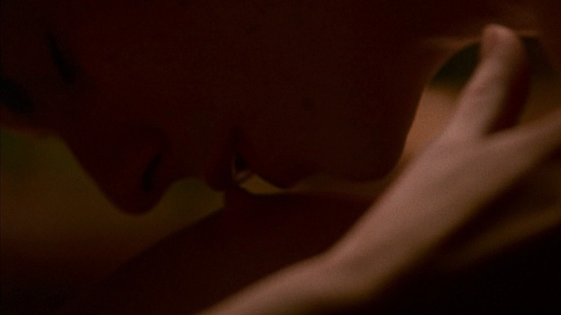 Lara Flynn Boyle Naked in Mobsters. Breasts, Body Double, man kissing breast, nudity. 759157