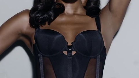 Naomi Campbell in Naomi Campbell Yamamay Photo Shoot (2015) Underwear Black Black Corset 777846