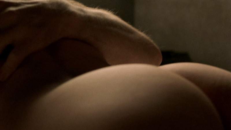 Jennifer Connelly Nude in House of Sand and Fog. Butt, back exposed, butt close-up. 553684