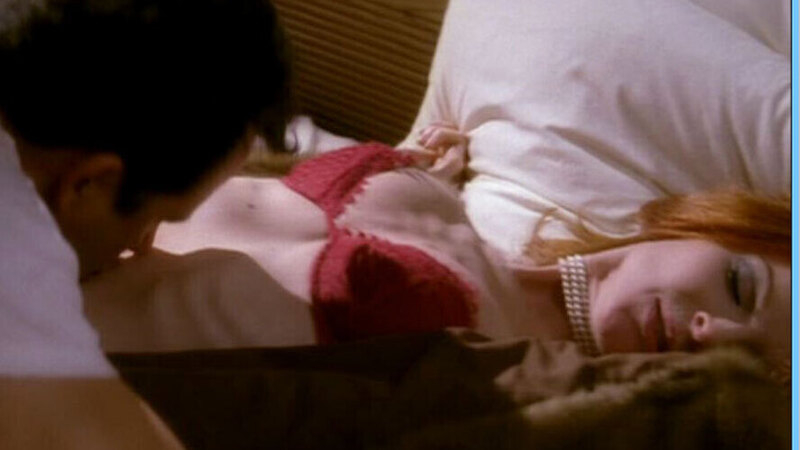 Hottest Marcia Cross Scene in Desperate Housewives. Underwear, couple in bed, kissing stomach. 661280