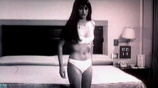 Hottest Penélope Cruz Scene in El amor perjudica seriamente la salud. Underwear, Latina, SFW. 591824