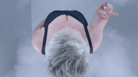 Hottest Jamie Lee Curtis Scene in Scream Queens. Sexy, SFW, black bathing suit. 778520