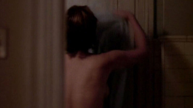 Sherry Stringfield Naked as Laura Hughes Kelly. Butt, back exposed, brunette. 653379