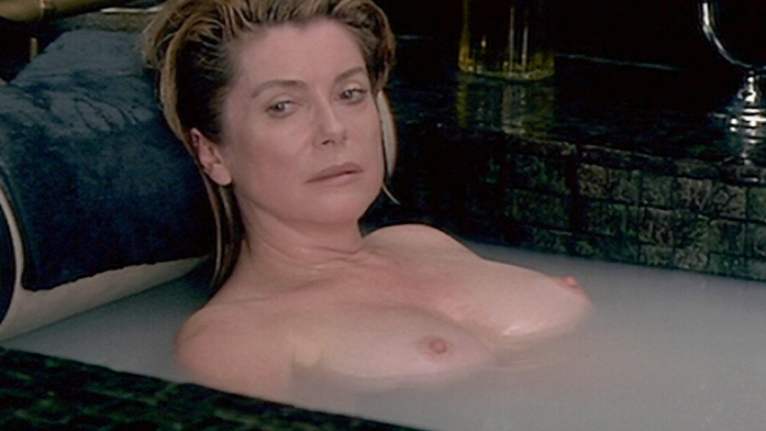 Nudes of Marie from Pola X. Breasts, bathtub, blonde. 698898