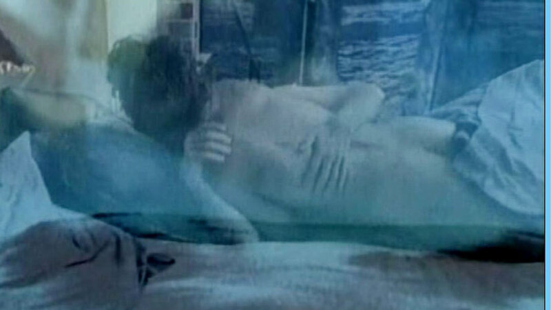 Maruschka Detmers Naked in Mère, fille: mode d'emploi. Butt, back exposed, black hair. 608269