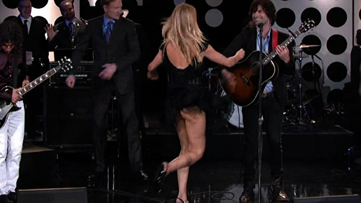 Hottest Cameron Diaz Scene in The Tonight Show with Jay Leno. Sexy, SFW, short dress. 672200