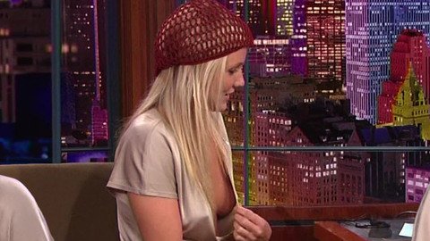 Cameron Diaz Nude in The Tonight Show with Jay Leno. Breasts, blonde, cleavage. 659434