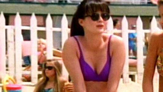 Sexiest Scenes of Brenda Walsh from Beverly Hills, 90210. Bikini, SFW, beach. 653897