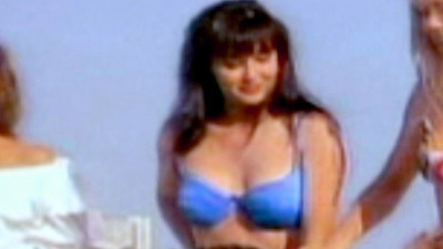 Hottest Shannen Doherty Scene in E! True Hollywood Story. Bikini, SFW, beach. 663950