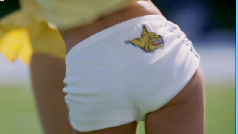 Hottest Carmen Electra Scene in Starsky & Hutch. Sexy, short shorts. 610196