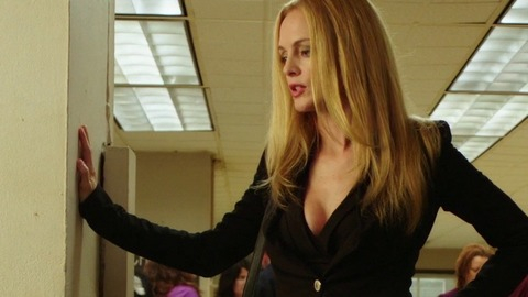 Heather Graham in Behaving Badly (2014) Sexy Blonde Cleavage 749831