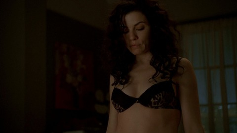 Julianna Margulies in The Sopranos (1999-2007) Sexy Underwear Brunette Leopard Bra 750656